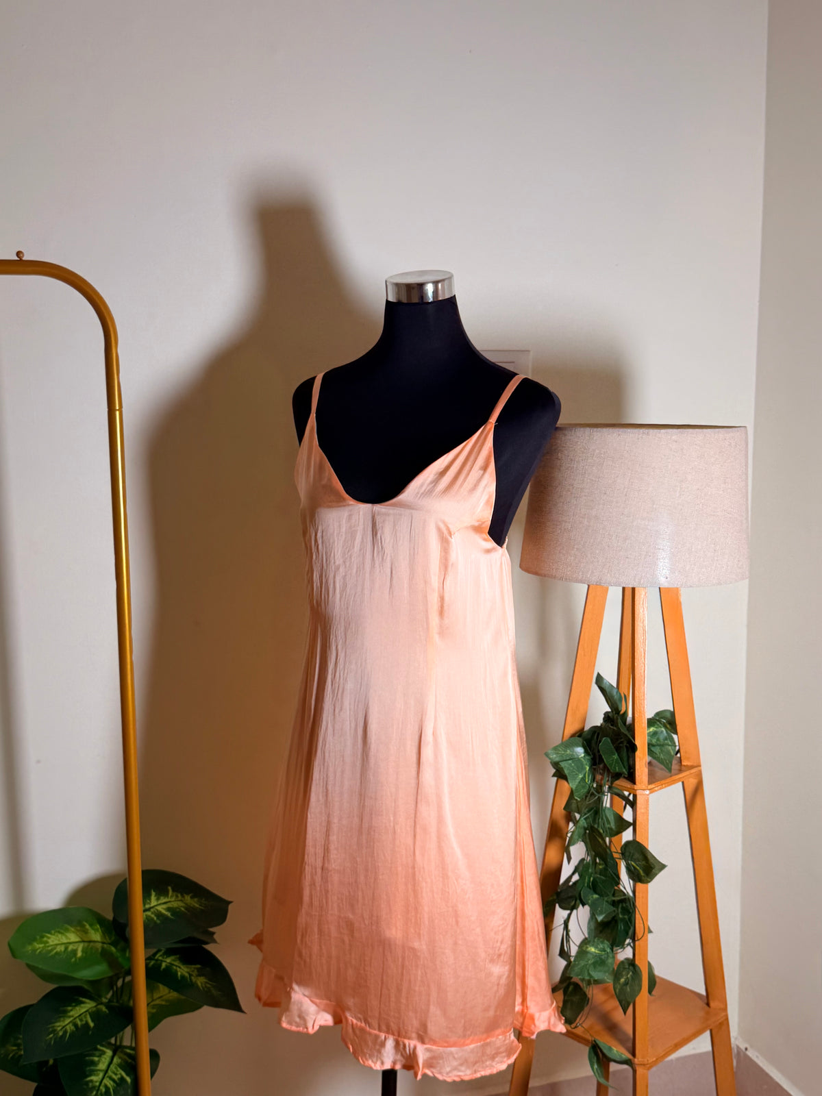 Sugar Ruffle - Knee Dress