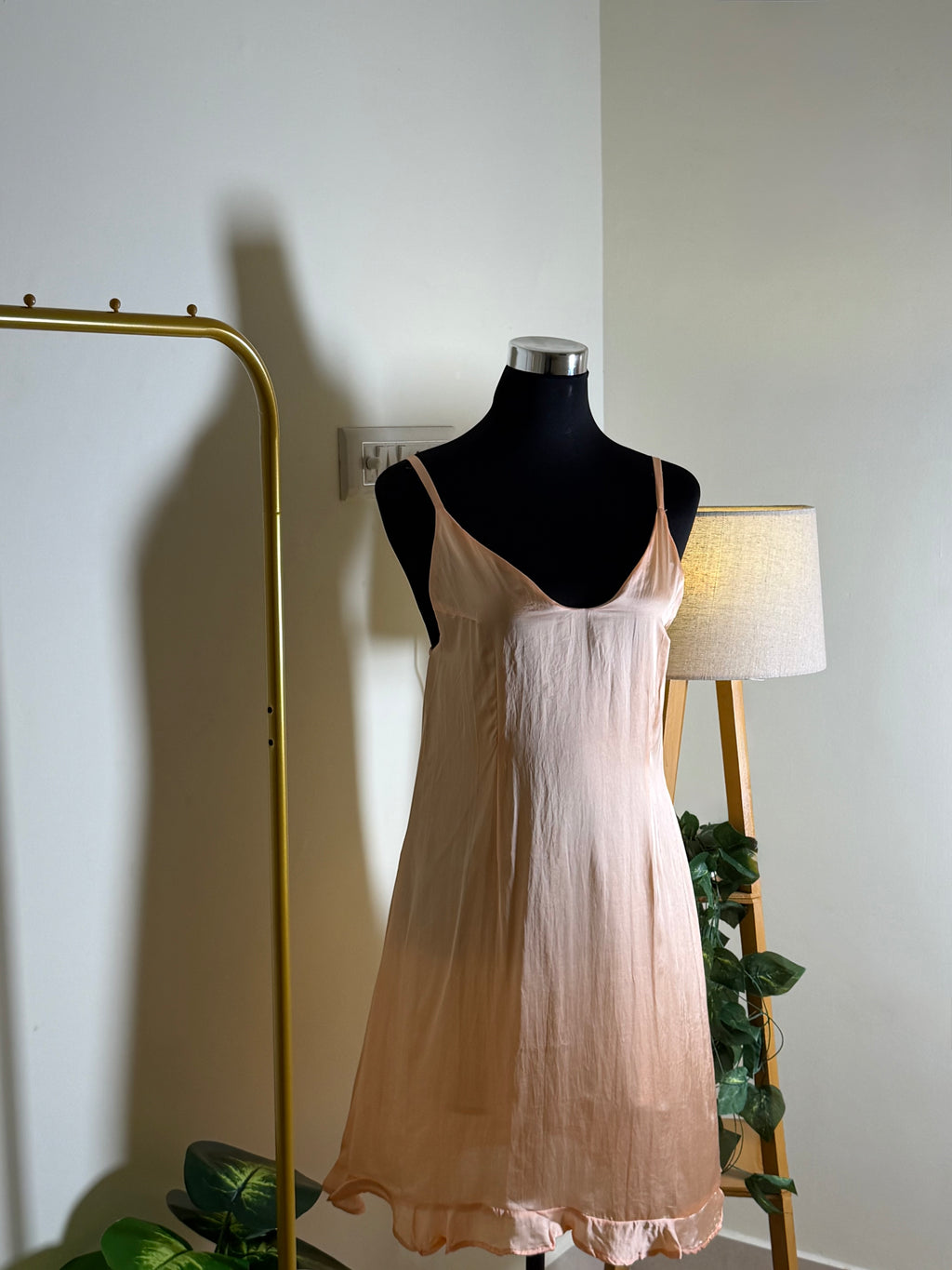 Sugar Ruffle - Knee Dress